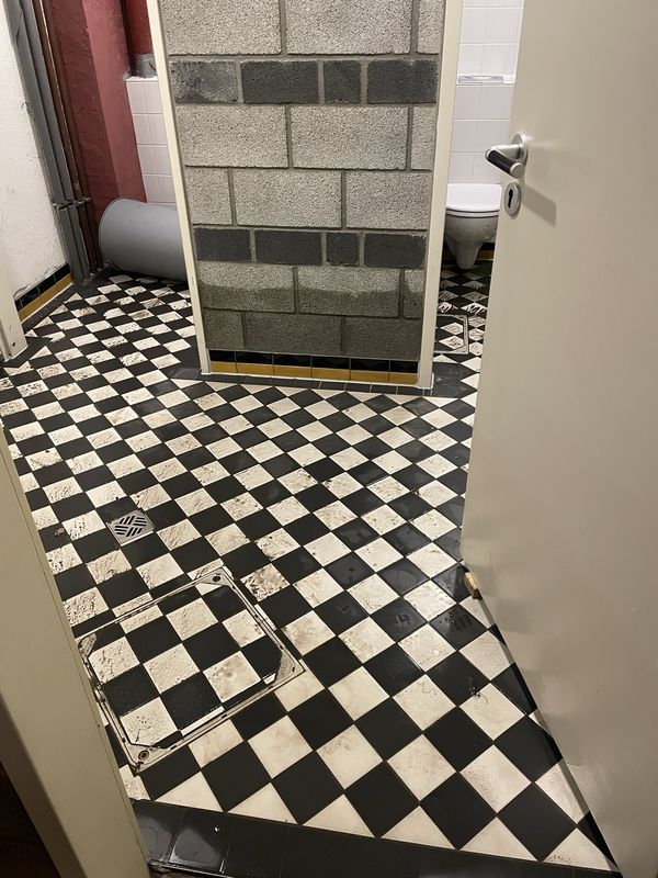 Damen WC