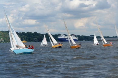 Folkeboote auf der Sanduhr-Regatta 2010